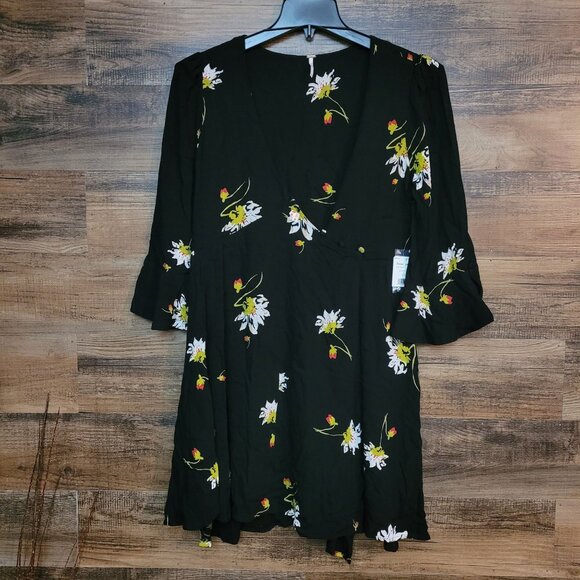 Free People Time On My Side Wrap Mini Tunic Dress L Black Floral Boho NWT - Picture 1 of 10